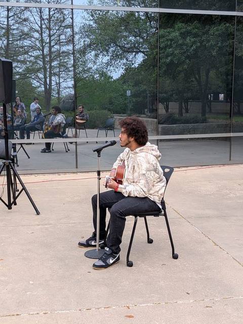Quiet moment mid-set.